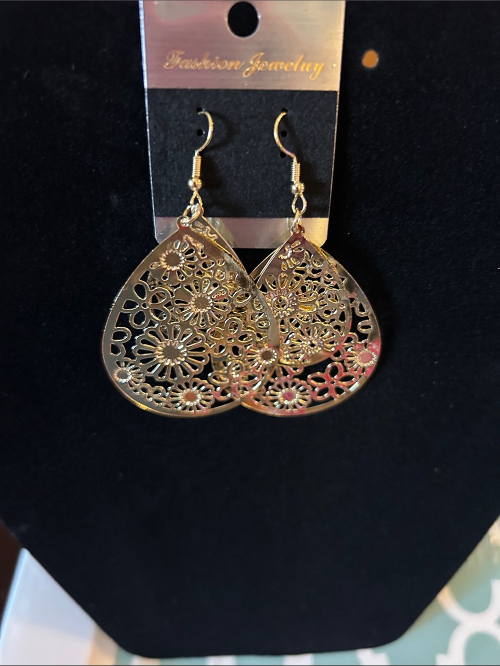 Fashion Jewelry Gold Floral Filigree Teardrop Dangle Earrings